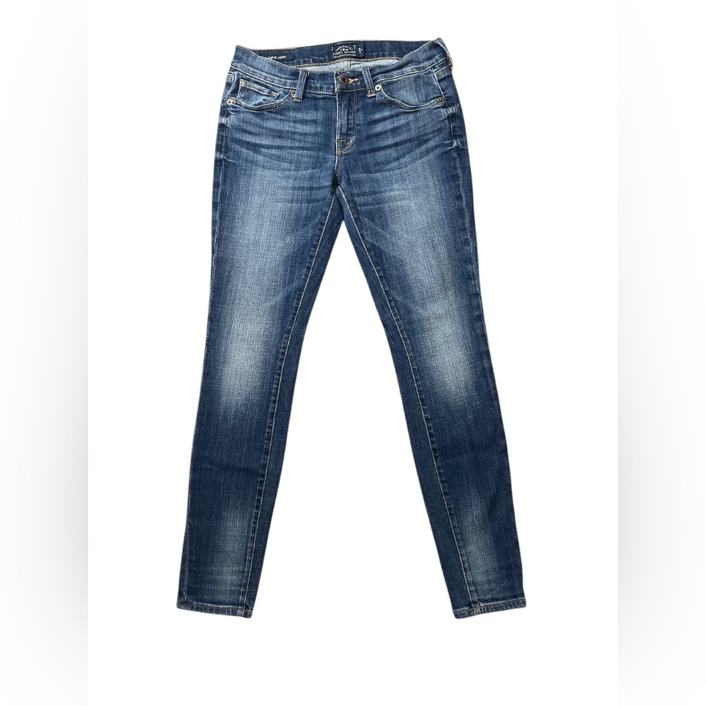 C38- Women’s Size 2 Waist 26” Lucky Brand Charlie Skinny Blue Jeans